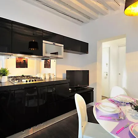 Castello Di Godego Sleeps 5 Air Con Wifi Appartement *